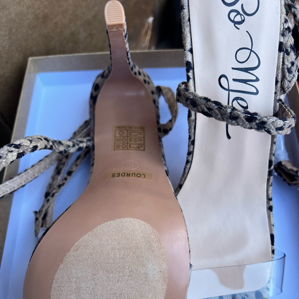 Heels - Picture 3 of 4